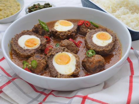 Assalamu alaikum wa rahmatullahi wa barakatuhu! In the Name of Allah, Most Gracious, Most Merciful I have the best curry project for yo... Nargisi Kofta, Pakistani Foods, Kofta Curry Recipe, Egg Dumplings, Seekh Kebabs, Muslim Words, Leftover Lamb, Kofta Curry, Kofta Recipe