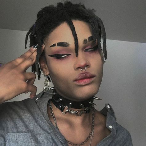 #alternative #alternativegirl #altgirl #alt #altclothing #altblackgirl #dark #aesthetic #anime #bloodcore E Boy Makeup, Goth Boy Makeup, Eboy Makeup, Tiktok Grunge, Emo Makeup Looks, Androgynous Makeup, Afro Punk Fashion, Eyeliner Designs, Punk Makeup