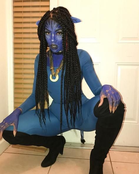 Neytiri from Avatar | Cute and Sexy Halloween 2019 Costume Ideas for Women – Hello Bombshell! Halloween Costume Teenage Girl, Diy Halloween Costumes For Girls, Creative Halloween Costume Ideas, Anime Festival, Badass Halloween Costumes, Zombie Halloween Costumes, Hot Halloween, Halloween Costume Ideas For Women, Costume Ideas For Women