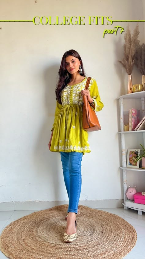 Trending Outfits Indian Casual, Indian Wear College Outfits, Dress Outfits For College, Earrings For Jeans Outfit, Mbbs College Outfit, Collage Wear Outfits Casual Indian, Baggy Jeans Outfit Indian, Traditional Jeans Outfit, College Going Outfits