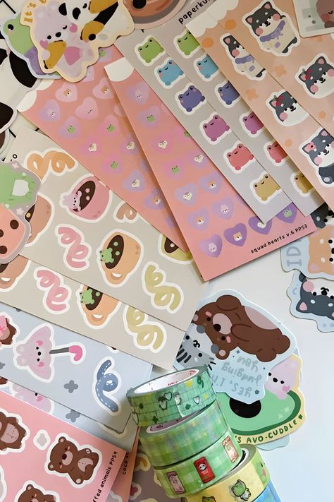 These stickers, sized at 2.75 x 5.5 inches (70*140mm), bring a lovely shimmer to your planner and bullet journal. Adorned with adorable designs, they're ideal for adding that touch of sparkle to your organizational spaces. Upgrade your planning style with these charming stickers. Find out more creative stationery inspirations in this detailed Marmalade guide. #ShimmerStickerSheet #2024Planner #Stationery #HolidayPresent #Paperkumaco #MarmaladeGuide #Stickers #PlannerDecor #BulletJournaling 2024 Planner, Stationery Inspiration, Creative Stationery, Vision Board Inspiration, Coffee Stickers, Motivation Board, Planner Decorating, Marmalade, Sticker Sheet