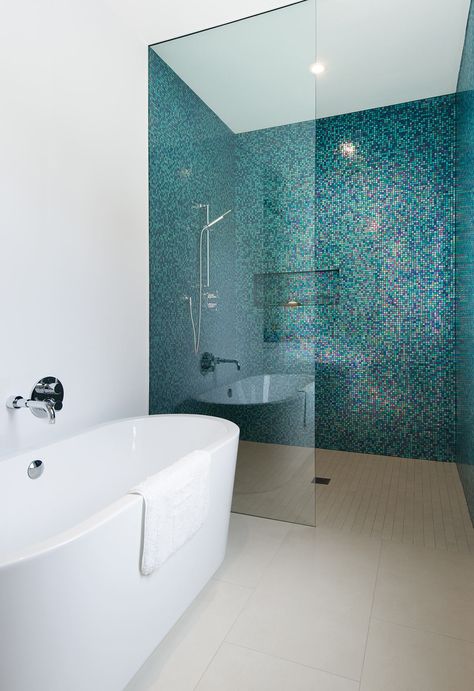 Toronto's Echo House Marries Asian and Canadian Influences - Design Milk Plain Bathroom, Bathroom Mosaic, Toronto Houses, Bad Inspiration, Bathroom Suites, Blue Bathroom, Bathroom Renos, Shower Stall, Bath Tub