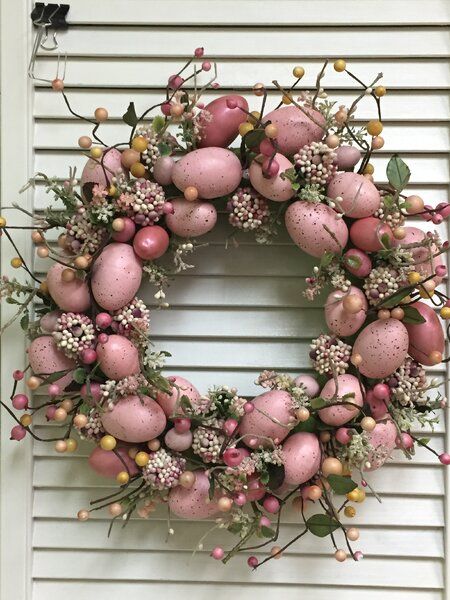 The Holiday Aisle Egg Wreath | Wayfair Fete Saint Patrick, Creative Easter Eggs, Rustic Easter Decor, Egg Wreath, Easter Spring Wreath, Easter Wreath Diy, Easter Egg Wreath, Spring Easter Crafts, Farmhouse Traditional