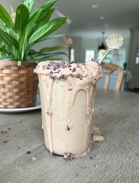 Brownie Batter Smoothie — The Peachie Spoon | High Protein Recipes Peachie Spoon, Creamy Salsa Dressing, Strawberry Cheesecake Smoothie, Fwtfl Recipes, Salsa Dressing, Low Sugar Granola, Cheesecake Smoothie, Creamy Salsa, Copycat Chick Fil A