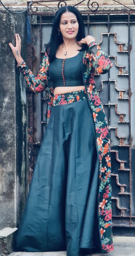 3 Piece Dress For Women Indian, Jacket Kurti, Plain Kurti Designs, Kurti With Jacket, Plain Kurti, Diwali Dresses, Long Frock, Short Women Fashion, Short Women