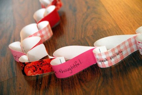 Heart Paper Chain Teaches About Respect - Meaningfulmama.com Respect Craft, Respect Activities, Advisory Activities, Character Builder, Guidance Counseling, Teaching Character, Paper Chain, Heart Paper, Ephesians 6