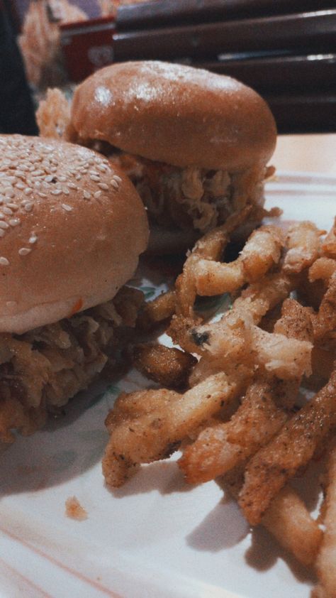 #rawalism #mahapurish #zingerburger #zingerburgers #zinger #zauq #fastfood #foodlover #frenchfries #fries foodislove #snap #snaps #streak #streaks #snapchat #snapstreak #snapstreaks #aesthetic #aestheticlook #dailylife #dailyupdate #dailylifeupdate #dayinalife #burger #burgers #junkfood #chickenburger #mirpurkhas Zinger Burger Snaps, Streaks Snapchat, Zinger Burger, Junk Food, Snapchat, Quick Saves