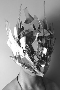 Ramon todo Masks Halloween, Wearing A Mask, Masks Art, Broken Glass, 문신 디자인, Halloween 2020, Futurism, Mirror Art, Pics Art