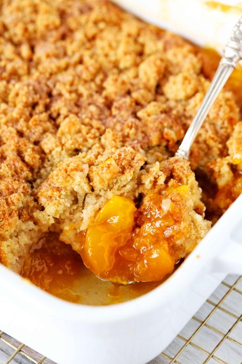 Old Fashioned Peach Cobbler - The Anthony Kitchen Peach Cobbler Crumble Topping, Peach Cobbler Crust, Crumble Topping Recipe, Old Fashioned Peach Cobbler, Cobbler Crust, Southern Peach Cobbler, Cobbler Easy, Cobbler Topping, Peach Crumble