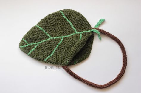 Spring Blog Hop: Leaf Bag - The Cookie Snob Crochet Foraging Bag Pattern, Crochet Pixie Bag Pattern Free, Crochet Leaf Pouch, Dandelion Crochet Pattern, Leaf Bag Crochet, Crochet Foraging Bag, Ren Faire Crochet Pattern, Crochet Leaf Bag, Ren Faire Crochet Ideas