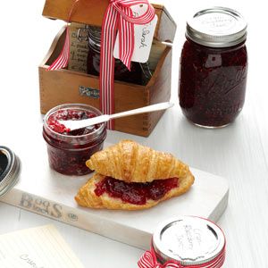 Cran-Raspberry Jam Strawberry Fig Preserves, Currant Jelly, Raspberry Jam Recipe, Cranberry Jelly, Christmas Jam, Cranberry Jam, Cranberry Fruit, Peanut Butter Sandwich, Jam Recipe