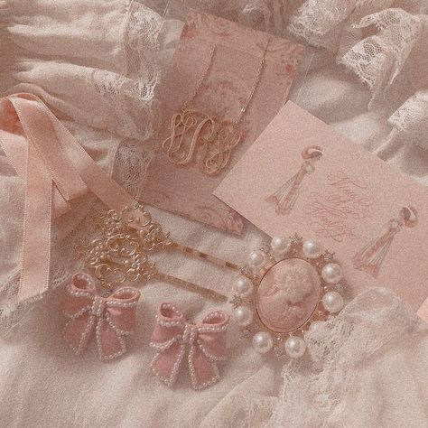 Pink Princess Aesthetic, Soft Pink Theme, Fairy World, Pretty Pink Princess, Baby Pink Aesthetic, Princess Core, Pink Theme, Gold Aesthetic, Pastel Pink Aesthetic