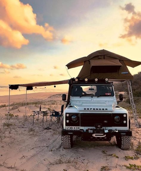 Milan Instagram, Land Rover Defender Camping, Defender Camper, Adventure Car, Kombi Home, Land Rover Defender 110, Road Vehicle, Defender 90, Defender 110