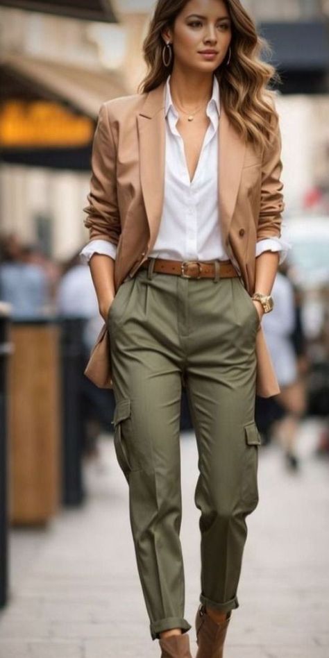 Khaki Pants Outfit With Sneakers, Women Spring Work Outfits 2023, Cargo Pants For Work Outfit, Khaki Trousers Outfit Women Casual, Cargo Work Outfit, Business Casual Cargo Pants Outfit, Kakhi Pants Outfit, Chino Outfit Women, Cargo Pants Outfit Work