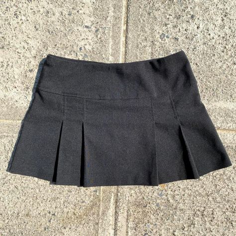 Skirt Straight, Just Sold, Black Pleated Skirt, Going Out Outfits, Cute Skirts, Pleated Mini Skirt, Dream Clothes, Couture Fashion, Pretty Outfits