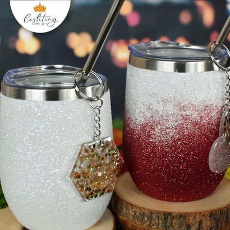 nuestros vasos personalizados con estilo del llamado wine cup personalizado con gltter y recina Chocolate Caliente, Wine Cup, Wine Tumbler, Wine Tumblers, Ice Bucket, Barware, Condiments, Tumbler, Wine