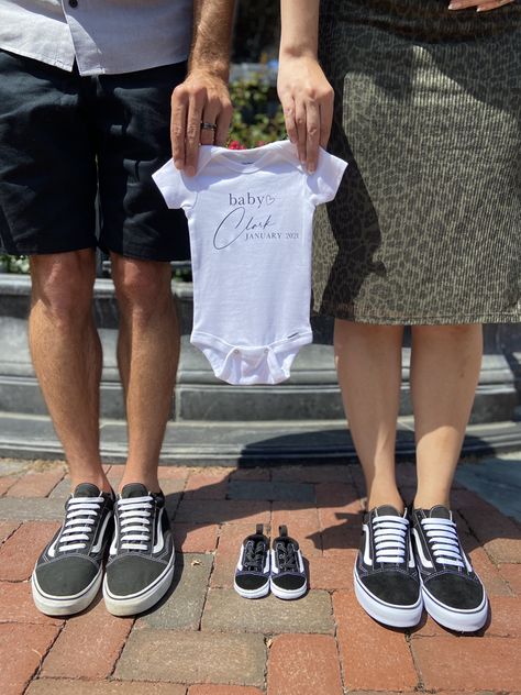 Vans Family Pictures, Converse Baby Announcement, Vans Pregnancy Announcement, Vans Baby Announcement, Pregnancy Announcement Shoes, Baby Announcement Shoes, Funny Maternity Photos, Mommy Son Pictures, Creative Baby Announcements