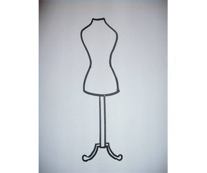 Maniquin Dress Display Drawing, Maniquin Dress Display, Draw A Dress, Ideas For Sewing, Form Drawing, Dress Display, Store Displays, Store Display, Dress Form