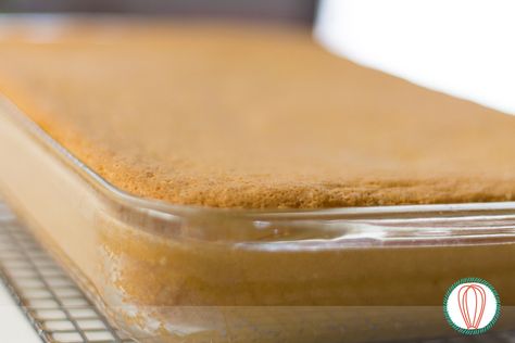 Borracho - Pastel Esponjoso con Ron | The Foodies' Kitchen Rum Soaked Cake, Soaked Cake, Hi Mom, Rum Cake, Birthday For Him, Family Favorite Meals, Sponge Cake, Family Favorites, Back In The Day