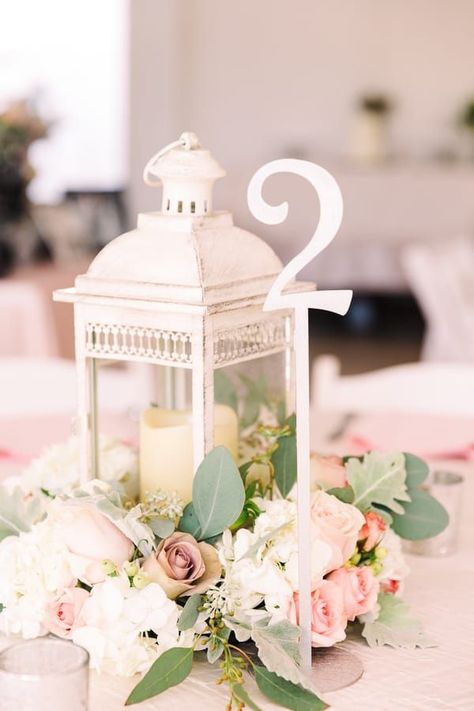 Lanterns Table, Blush Pink Wedding Centerpieces, Lantern Table Decor, Lantern Table Centerpieces, Cheap Wedding Table Centerpieces, Wedding Cheap, Furniture Joinery, Wedding Lantern, Pink Wedding Centerpieces