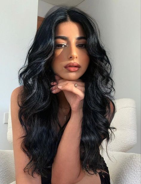 Black Hair Aesthetic, Jet Black Hair, Black Hair Extensions, Long Black Hair, Long Wavy Hair, Clip In Hair Extensions, Aesthetic Hair, Hair Waves, العناية بالشعر