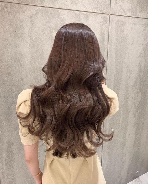 Asian Brown Hair, Brown Hairs, Korean Long Hair, Korean Hair Color, Brown Hair Inspo, Candy Hair, Haute Hair, Chocolate Hair, Hair Color And Cut