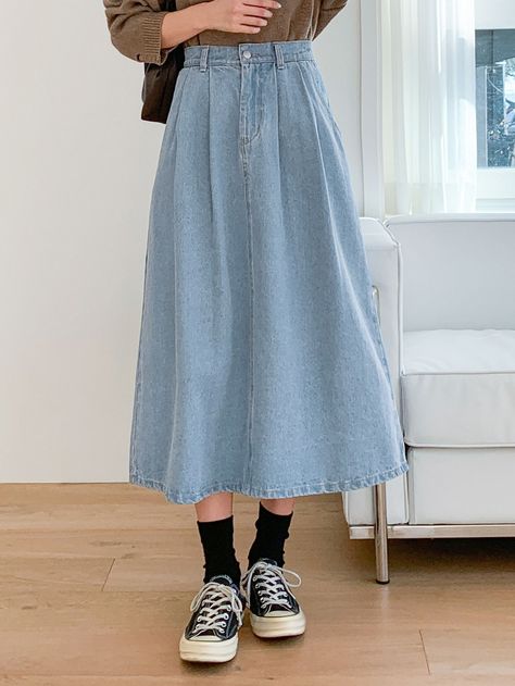 Femme Fetal, Summer Denim Dress, Denim Shorts Outfit Summer, Long Denim Skirt Outfit, Outfit Ideas Modest, Modest Fall Outfits, Rok Denim, Rok Jeans, Stylish Outfits Casual