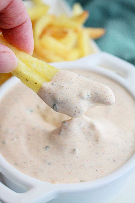 Copycat blackened ranch sauce Popeyes chicken style is here. How to make blackened ranch sauce homemade to dip chicken wings or tenders in. Blackened Ranch, Chicken Nugget Dipping Sauce, Sauce For Chicken Wings, Dipping Sauce For Chicken, Instant Pot Beans Recipe, Easy Microwave Recipes, Easy Dump Cake Recipe, Beef Recipe Instant Pot, Dipping Sauces For Chicken