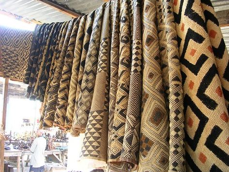 Kuba cloth: congogirl — LiveJournal African Bedroom, Textile Clothing, Kuba Cloth Pillow, Kuba Cloth, Ethnic Decor, African Home Decor, A Broom, Textile Texture, African Decor