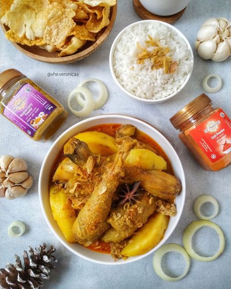 Kari Ayam, Diet Sehat, Indonesian Food, Trail Mix, Dried Fruit, Food Menu, Delicious Food, Chicken Wings, Food Photography