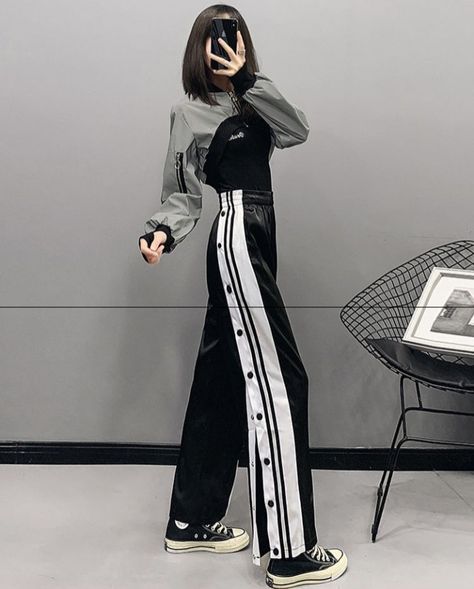 Korean Dance Practice Outfit, Dance Practice Outfits Ideas, Dance Practice Outfits, Kpop Dance Practice Outfits, Neural Pathways, Dance Style Outfits, Dance Uniforms, Dance Outfits Practice, Dancers Outfit