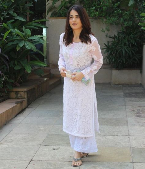 Reem Sheikh, Transparent Embroidery, Chikankari Kurta Set, Embroidery Kurta, Radhika Madan, Indian Kurti Designs, Chikankari Kurta, Indian Kurti, Navratri Chaniya Choli