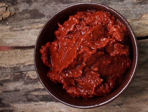 Homemade Kimchi Paste:  A delicious catch-all kimchi paste… There are many recipes for kimchi – the spicy Korean vegetable side dish. But one thing that’s common through them all: the need for a spicy chili pepper paste. This simple homemade kimchi paste is a terrific catch-all across kimchi recipes, but it can do more than that. Use it, too, as … Kimchi Recipes, Homemade Kimchi, Spicy Vegetarian Recipes, Fermented Kimchi, Fermented Veggies, Vegetable Side Dish, Pepper Paste, Kimchi Recipe, Paste Recipe