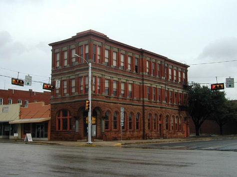 Taylor TX. Taylor Texas, University Of Texas At Arlington, Georgetown Tx, Texas Landmarks, Only In Texas, English Projects, Texas Towns, Texas Homes, Stars At Night