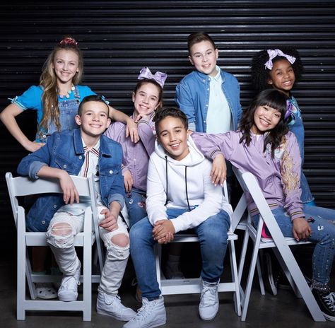 Kidz Bop USA Head Stylist: @sheppardstyle Assistant: @kate_e_hill @alegremedia www.alegremedia.co.uk #alegremedia Fin Argus, Mr Bean Funny, Kids Bop, Funny Spongebob, Funny Spongebob Memes, Kidz Bop, Mr Bean, Spongebob Memes, Couple Photos