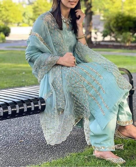 Suit Design Pakistani, Suit Designs Indian Style, Suit Palazzo, New Style Suits, Designer Suits For Wedding, Indian Suits For Women, Frock Suit, Punjabi Suit Design, Punjabi Dresses