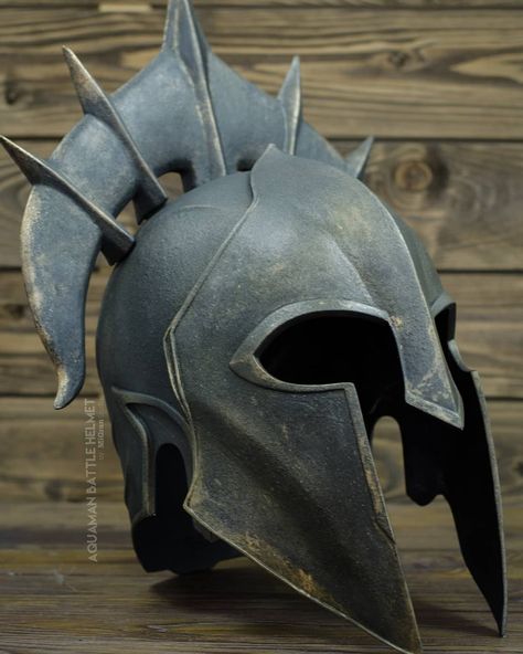 Gladiator Helmet, Helmet Armor, Medieval Helmets, Armor Clothing, Ancient Armor, Spartan Warrior, Cosplay Armor, Armadura Medieval, Knight Armor