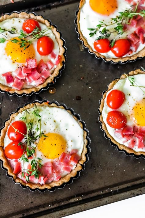 Savory Brunch Breakfast Spelt Tarts with Eggs and Goat Cheese Eggs Goat Cheese, Breakfast Tarts, Healthy Meals Ideas, Breakfast Tart, Healthy Meals Recipes, Savoury Pies, Meals Ideas, Meals Recipes, Healthy Breakfasts