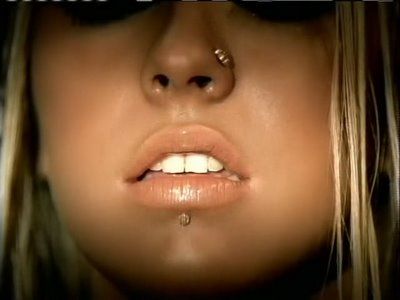 Christina Aguilera in #Dirrty #nosering Christina Aguilera Dirrty, Christina Aguilera Burlesque, Cute Nose Rings, Christina Aguilera Stripped, Old Hollywood Hair, Thick Eyeliner, Pierced Nose, The Morning Show, Dress Paris