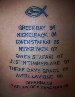 47 Cringeworthy Tattoos Being Regretted As We Speak - BuzzFeed Mobile  this is why you must think before you ink!!! Nickelback Tattoo, Awkward Family Christmas, Awful Tattoos, Really Bad Tattoos, 22 Tattoo, Terrible Tattoos, Worst Tattoos, Funny Family Photos, Rock Tattoo