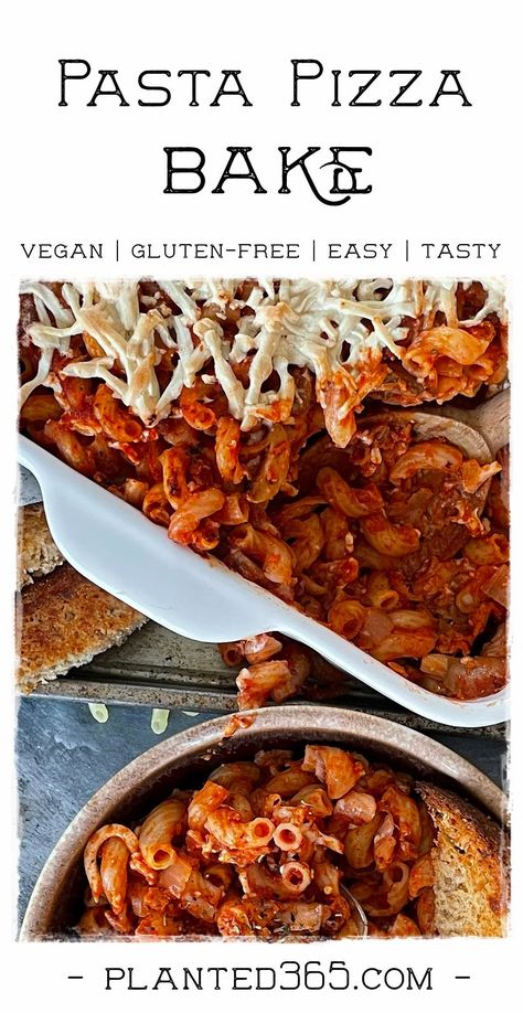 Vegan Pasta Pizza bake is cheesy, meaty, satisfying comfort food. It’s also easy to make and will keep your whole family full and happy! It’s vegan comfort food at its delicious best! Weeknight Recipes, Plant Based Dinner, Pasta Pizza, Vegan Lunches, Food Easy, Vegan Comfort Food, Awesome Recipes, Tasty Pasta, Tasty Healthy