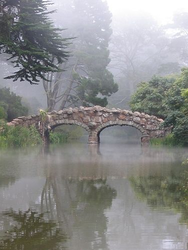 The old stone bridge over Stow Lake, Golden Gate Park, San Francisco, California Old Bridges, Foggy Day, Stone Bridge, Golden Gate Park, Foto Vintage, Covered Bridges, Golden Gate, Belle Photo, Beautiful World