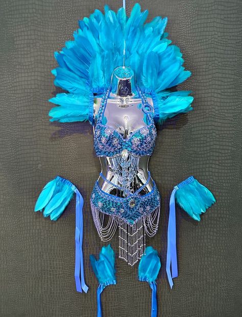 Aqua Blue Feather Showgirl Shawl Collar Leg and Arm Cuffs Samba Carnival Rio Feather Outfit - Etsy Rio Outfits Carnivals, Rio Festival Costumes, Rio Costume Women, Rio Halloween Costume, Rio Carnival Outfit, Blue Carnival Costume, Rio Costume, Rio Carnival Dancers, Rio Carnival Costumes