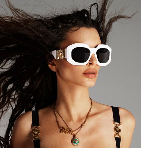 Sunglasses Campaign, Versace Medusa Sunglasses, Versace Eyewear, White Sunglasses, Versace Accessories, Versace Sunglasses, Versace Men, Sunglass Lenses, Oversized Sunglasses