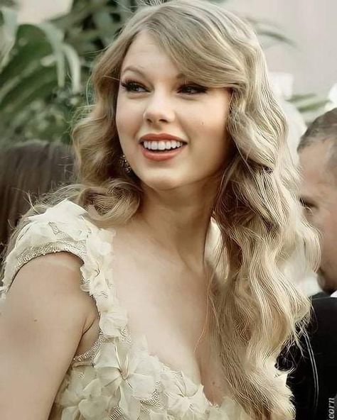 Taylor Swift 2011, Country Music Awards, Music Awards, Country Music, Taylor Swift, Swift, Music, Beauty