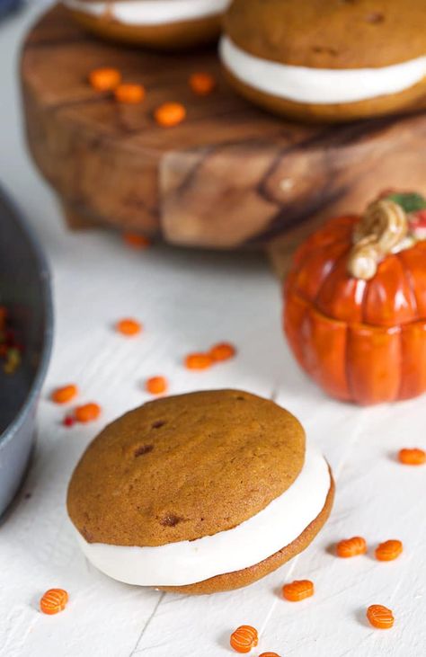 Pumpkin Whoopie Pies with Maple Mascarpone Filling - The Suburban Soapbox Pumpkin Whoopie Pie, Pumpkin Whoopie Pie Recipe, Mascarpone Filling, Whoopie Pie Recipe, Chocolate Whoopie Pies, Pumpkin Whoopie Pies, Fall Meals, Pumpkin Cream Cheese Muffins, Seasonal Desserts