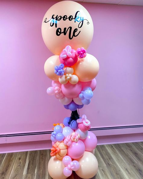 Spooky ONE 🖤 An extra special crazy tower to celebrate a little pumpkin’s FIRST birthday! 🎃✨ | Instagram Spooky One, Birthday Instagram, First Birthday, First Birthdays, Balloons, Tower, Celebrities, Birthday, Instagram