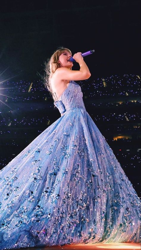 Taylor Swift Fotos, Taylor Swift Images, Photos Of Taylor Swift, Taylor Swift Fan Club, Taylor Swift Tour Outfits, Taylor Swift Speak Now, Estilo Taylor Swift, Taylor Swift Cute, Taylor Swift Posters