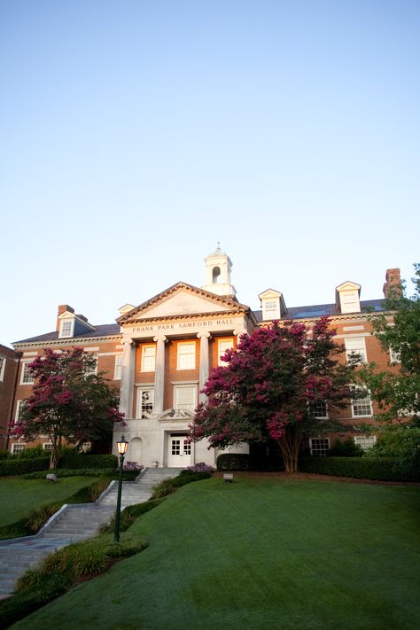 Samford Hall Cosmo School, Samford University, Christmas Card Inspiration, Sweet Home Alabama, School Building, Happy Things, Colonial Style, Private School, Gulf Coast