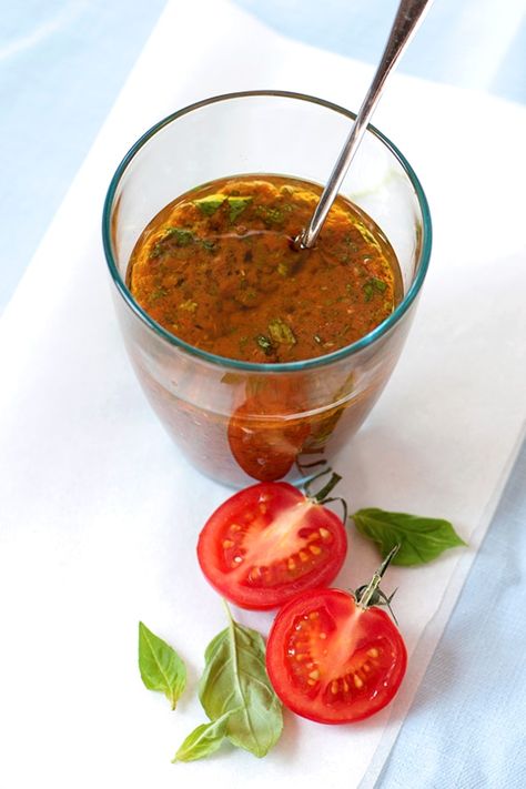 Basil Vinaigrette Dressing, Picnic Pasta Salad, Pomodoro Sauce, Tomato Vinaigrette, Vinaigrette Dressing Recipe, Basil Vinaigrette, Leafy Green Salads, Vinaigrette Recipe, Summer Dressing